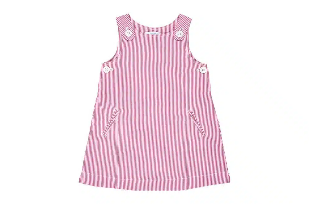 packshot d'une robe pour enfant photographiée à plat.