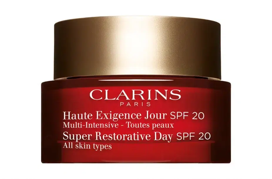 Packshot d'un soin cosmétique anti-âge de Clarins.
