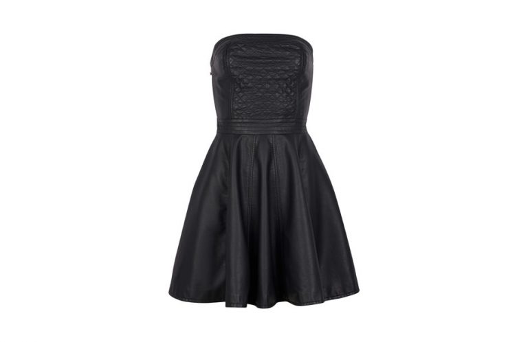 Photographie packshot d'une robe de soirée noire en ghost.