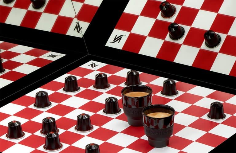 Composition ambiance jeu d'échec Nespresso