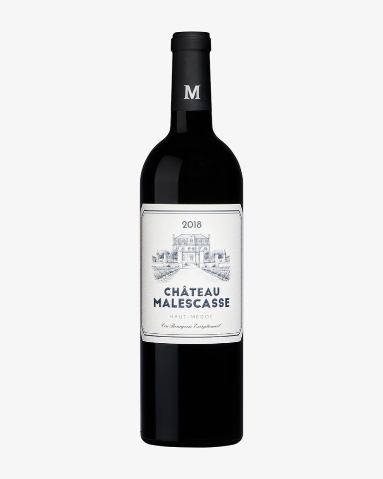 Packshot du vin rouge Château Malescasse 2018, Haut-Médoc Cru Bourgeois Exceptionnel, étiquette blanche gravée sur verre sombre